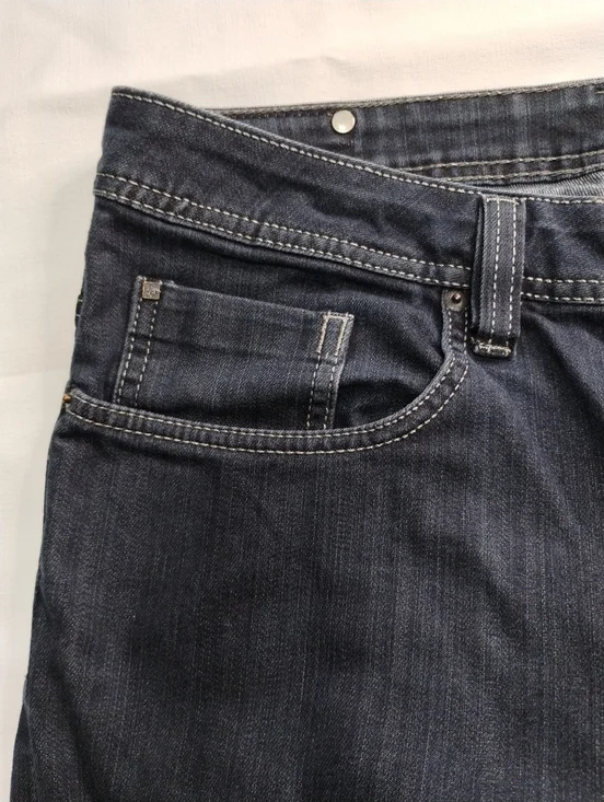 Women's Dark Blue Straight-Leg Jeans Size (34X32) - Picture 9 of 12